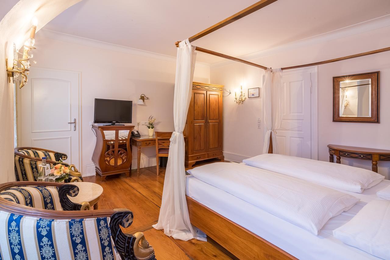 Schlosshotel Neckarbischofsheim Екстериор снимка