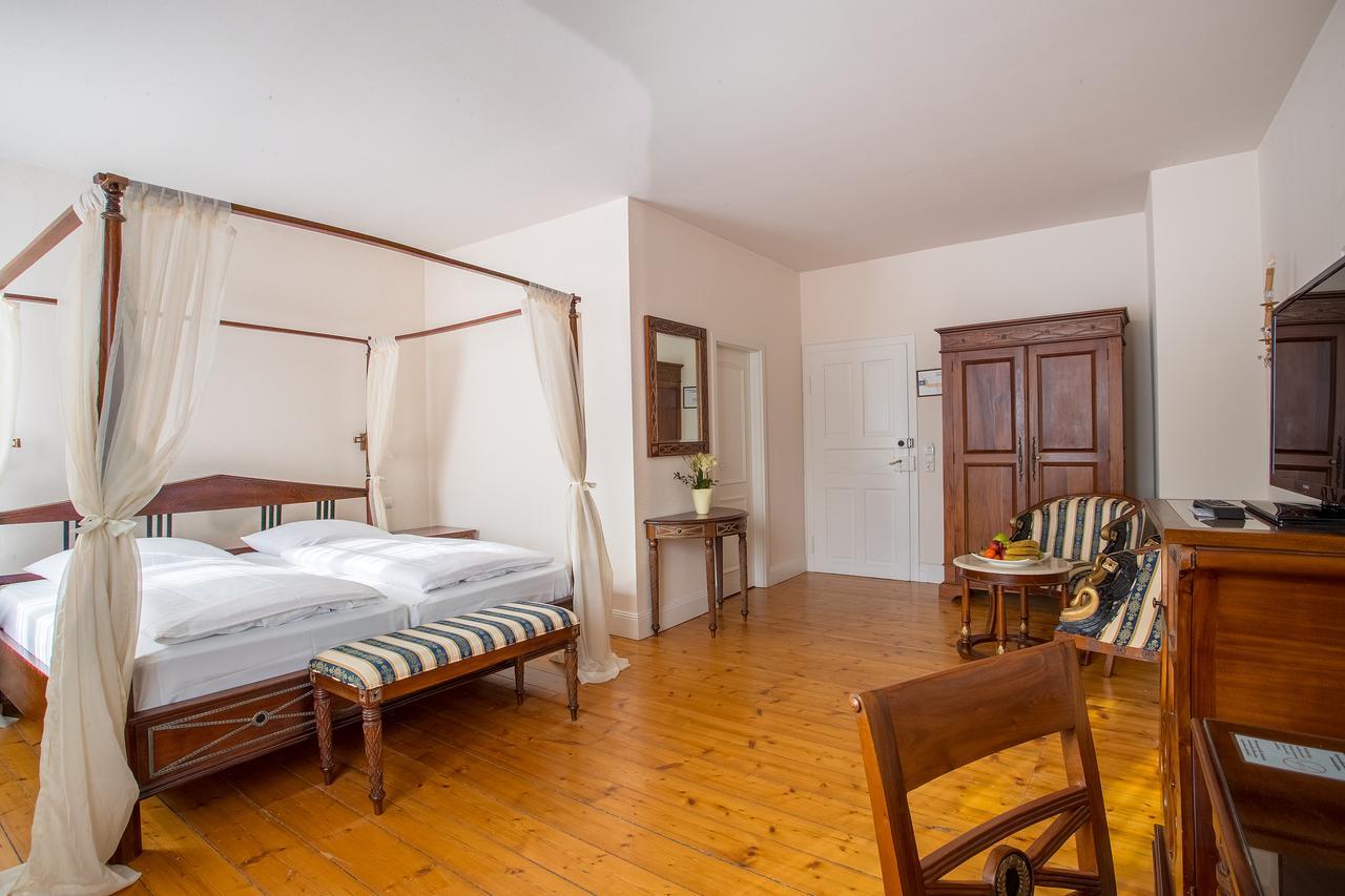 Schlosshotel Neckarbischofsheim Екстериор снимка